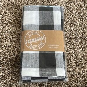 Elrene Farmhouse Black and White Napkins Set